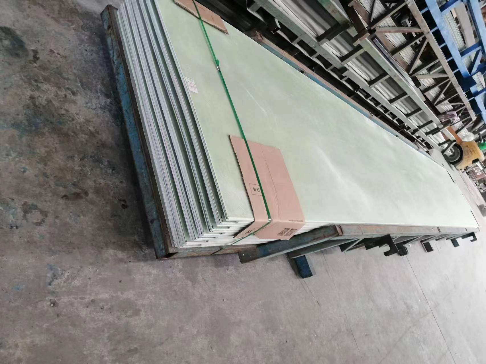 大型玻璃钢剂拉板材制品